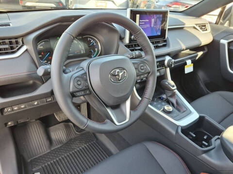 2025 Toyota RAV4 Plug-in Hybrid SE