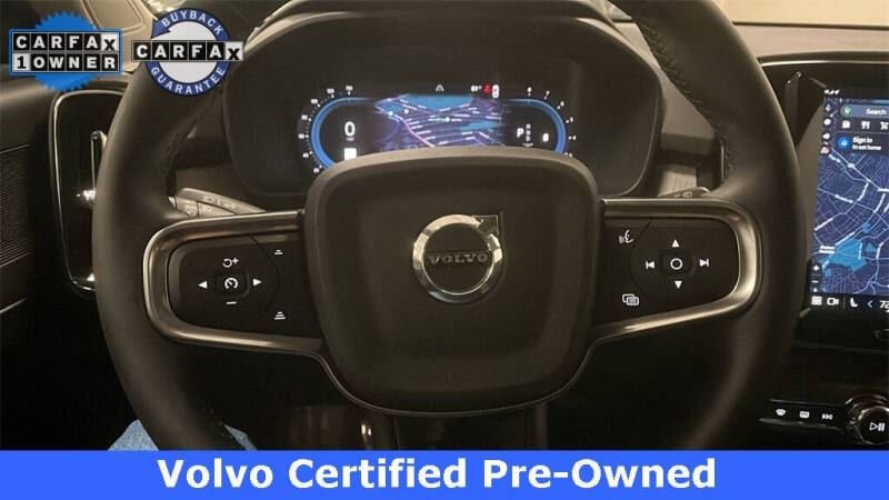 2025 Volvo XC40 B5 Plus Bright Theme