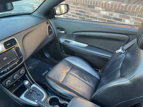 2013 Chrysler 200 Limited