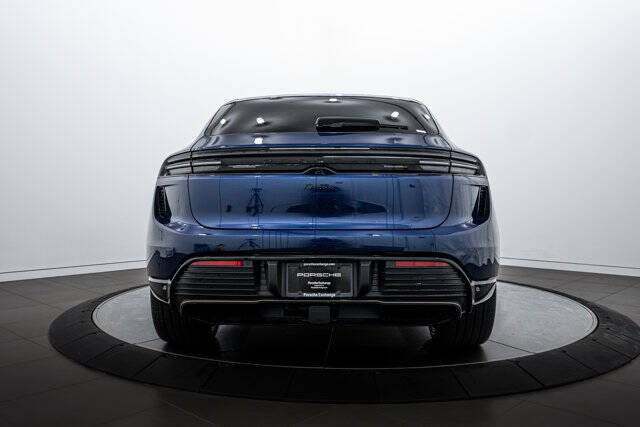 2025 Porsche Macan Turbo Electric