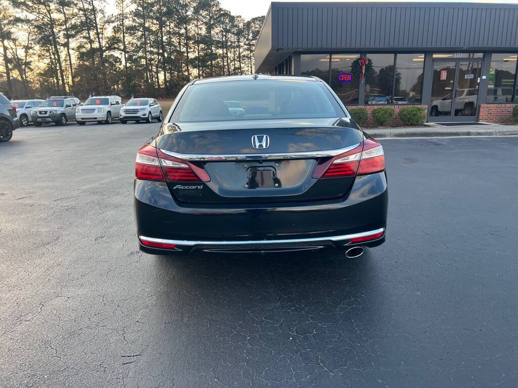 2017 Honda Accord EX photo 13