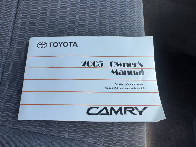 2005 Toyota Camry LE
