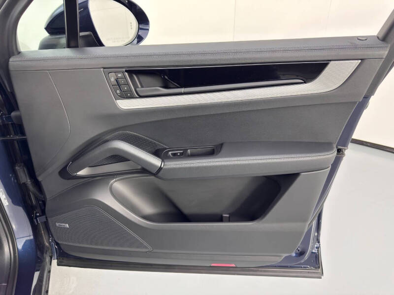 2025 Porsche Cayenne S