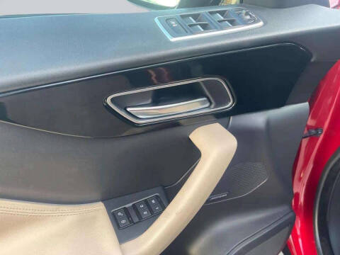 2018 Jaguar F-PACE 30t Premium