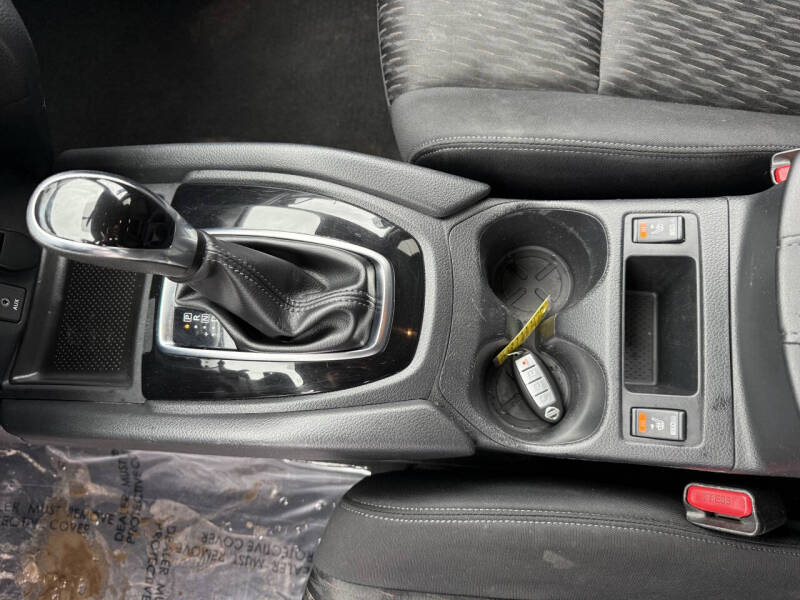 2017 Nissan Rogue SV