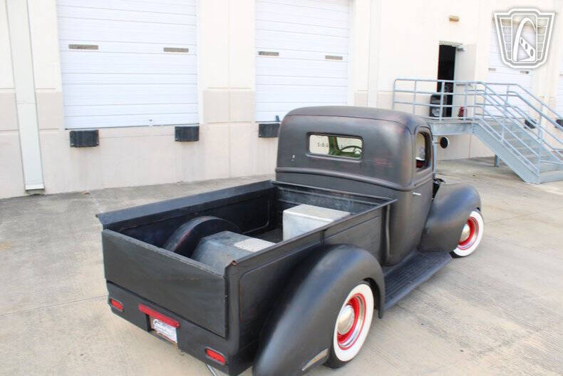 1947 Ford F-100