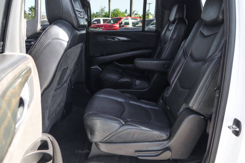 2017 Cadillac Escalade ESV Platinum