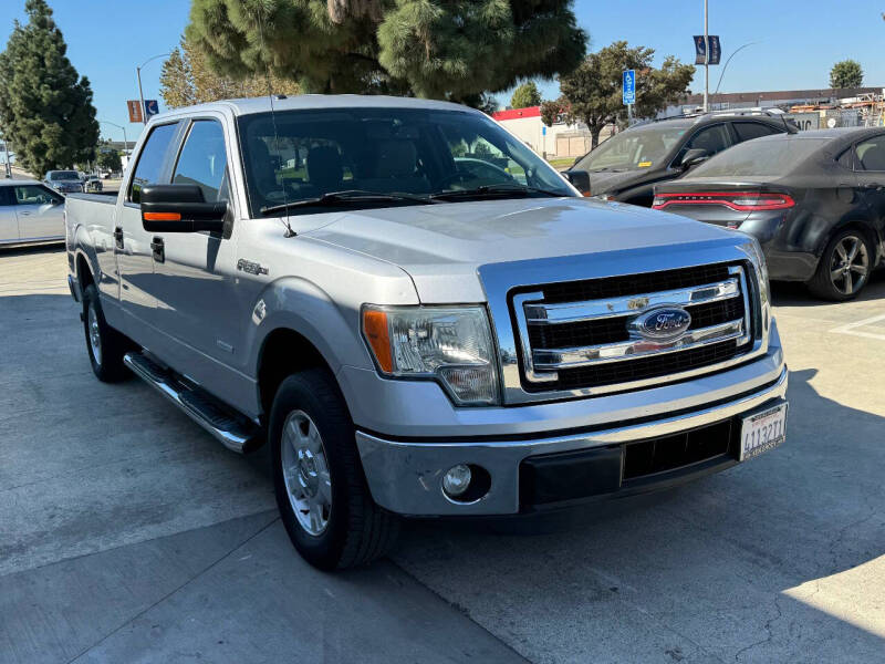 2014 Ford F-150 XLT photo 4