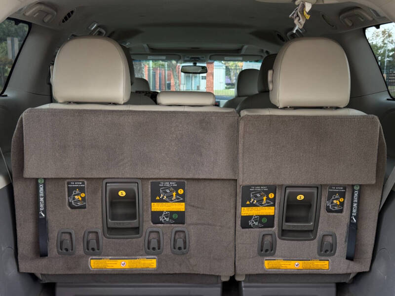 2013 Toyota Sienna XLE 8-Passenger