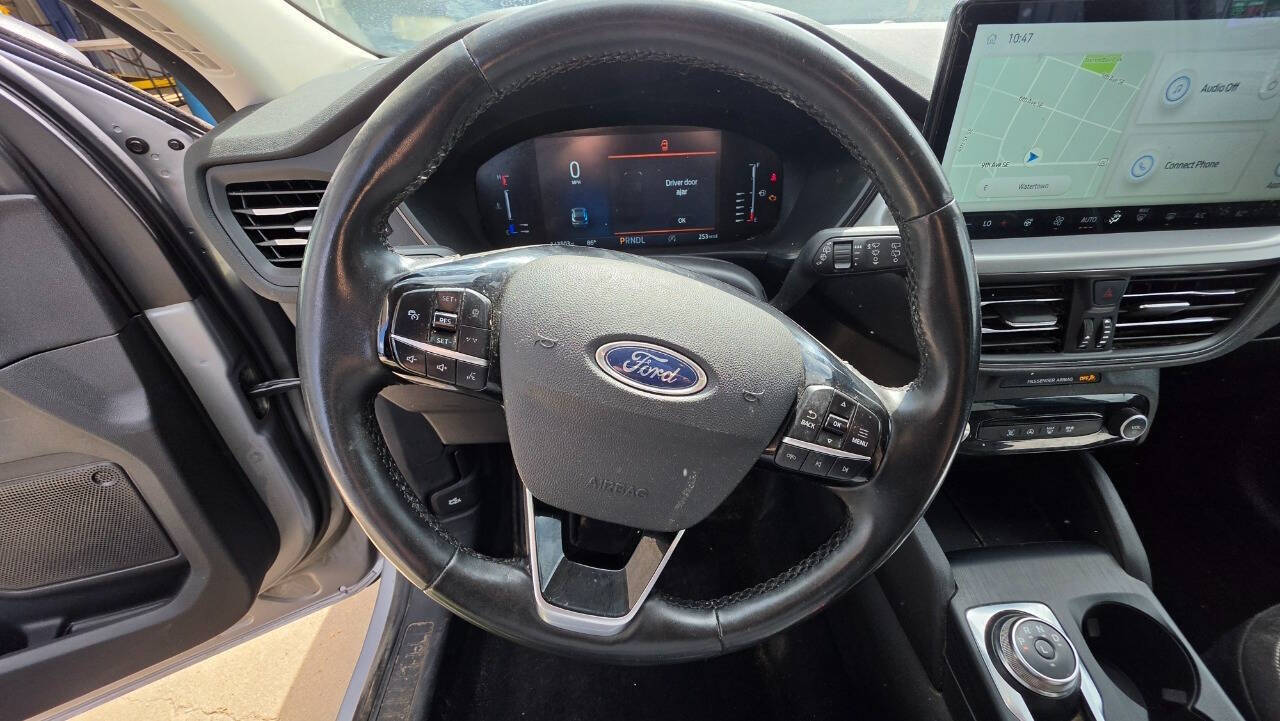 2023 Ford Escape Active AWD 4dr SUV - Iconic Silver exterior view 6