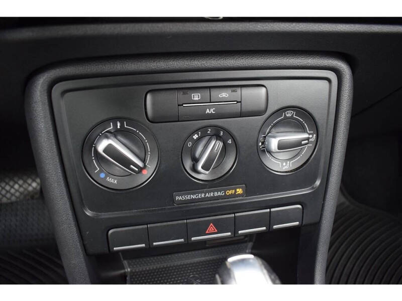 2018 Volkswagen Beetle 2.0T Coast