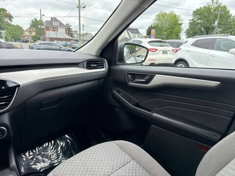 2022 Ford Escape Hybrid SE