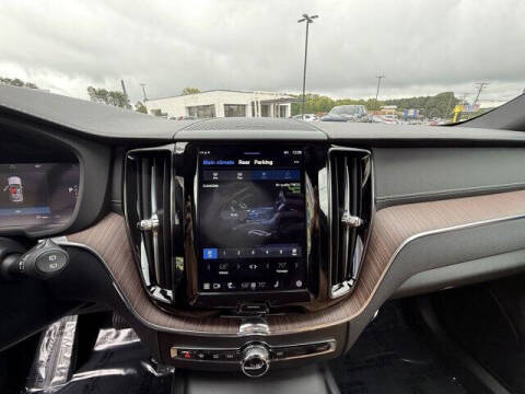 2022 Volvo XC60 B5 Inscription