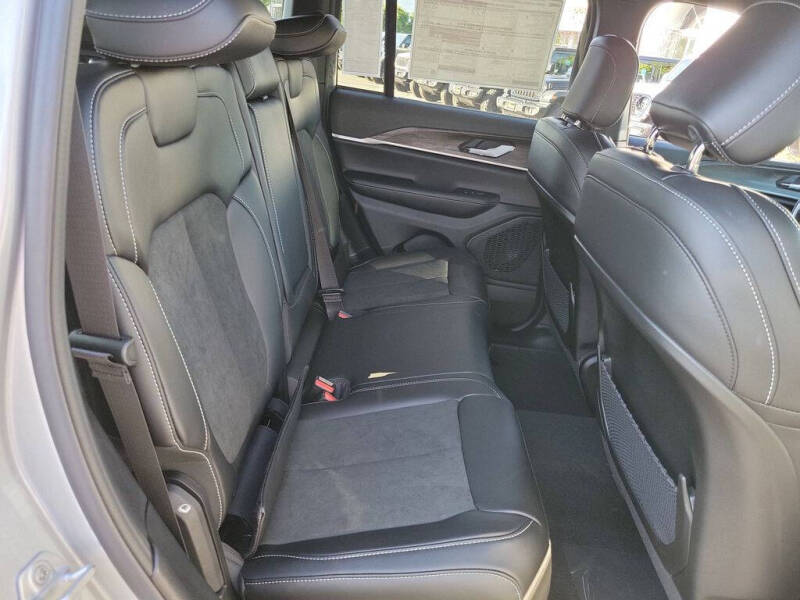 2026 Jeep Grand Cherokee Altitude