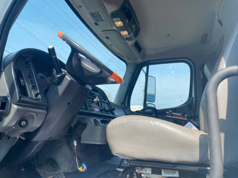 2008 Freightliner M2 106