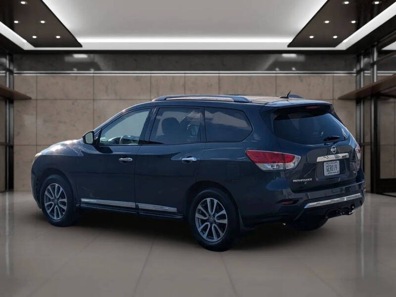 2013 Nissan Pathfinder Platinum