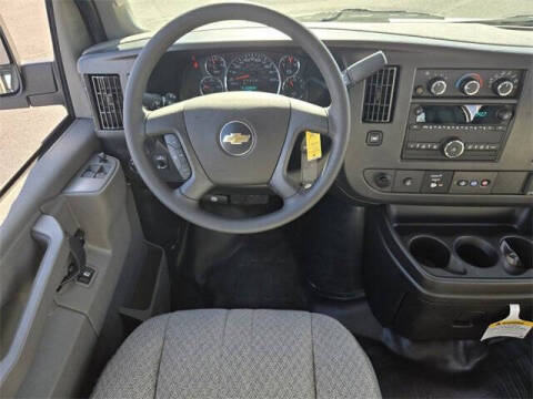 2025 Chevrolet Express 2500