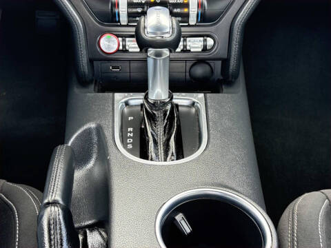 2022 Ford Mustang EcoBoost