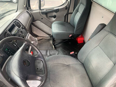 2012 Freightliner M2 106