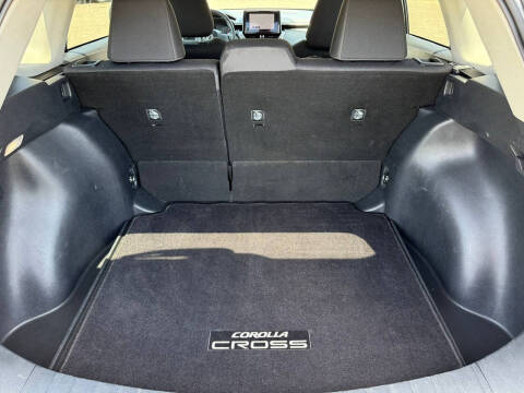 2024 Toyota Corolla Cross LE