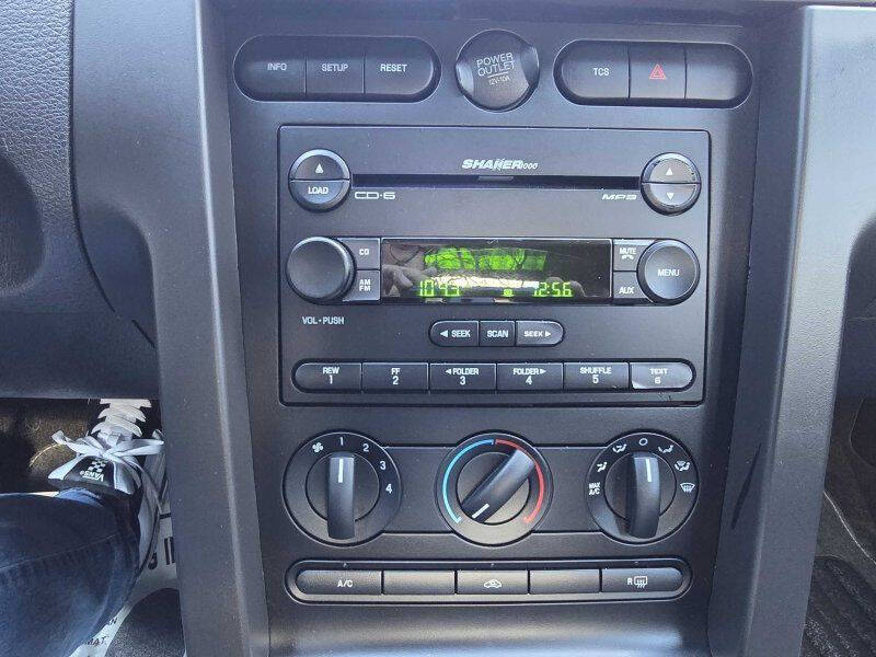 2005 Ford Mustang GT Premium