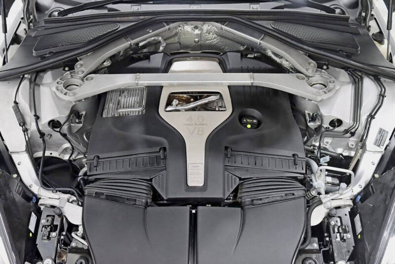 2021 Aston Martin DBX