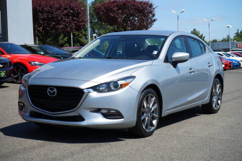 2018 Mazda MAZDA3 Touring