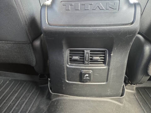 2018 Nissan Titan SV