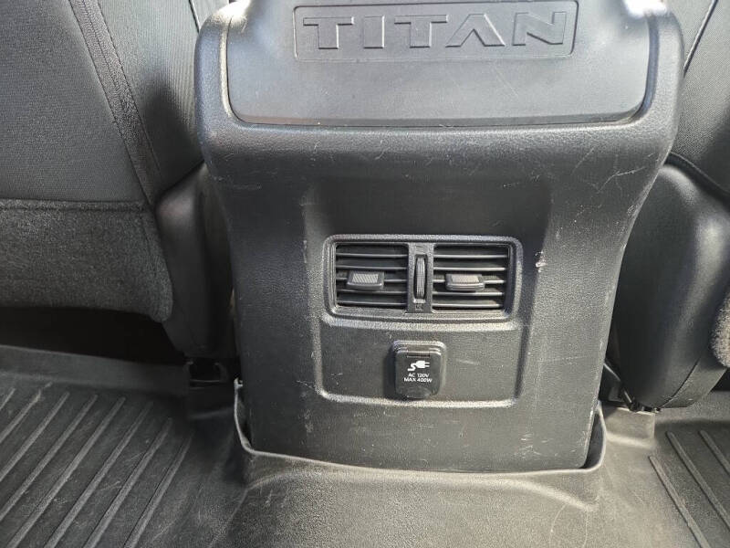2018 Nissan Titan SV