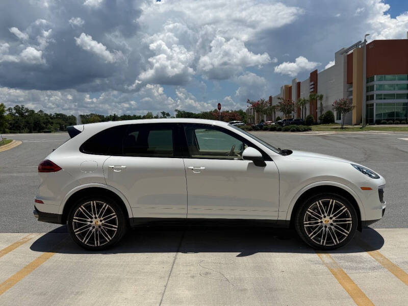 2017 Porsche Cayenne Platinum Edition