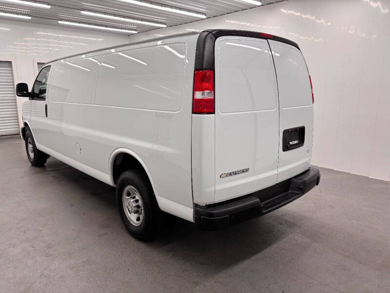 2023 Chevrolet Express 3500