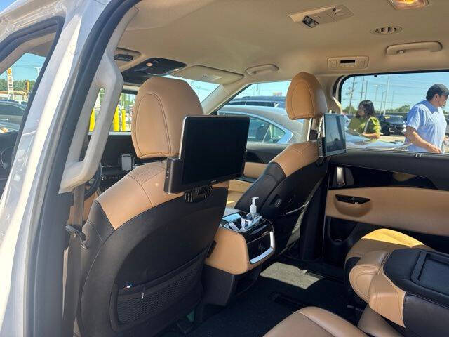 2022 Kia Carnival EX