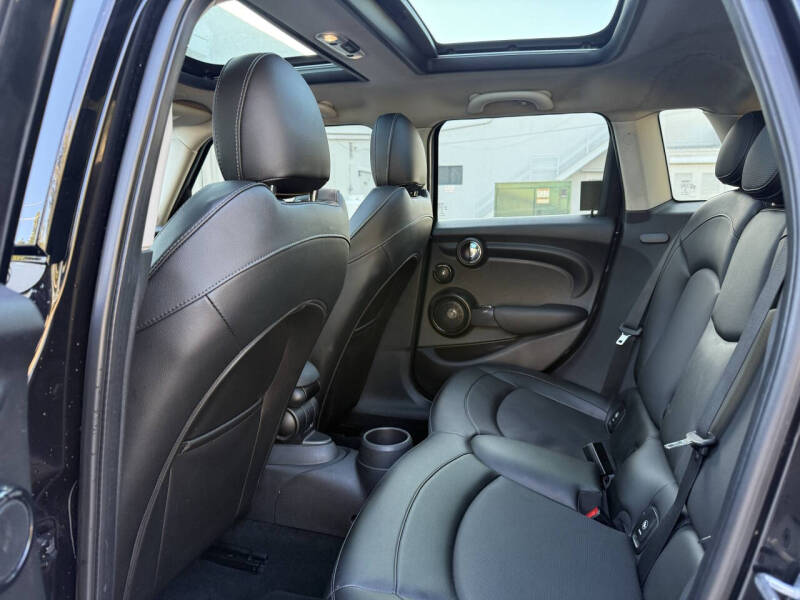 2017 MINI Hardtop 4 Door Cooper