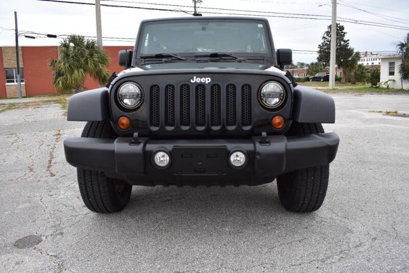 2011 Jeep Wrangler Unlimited Sport photo 32