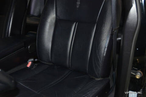 2005 Lincoln Town Car Signature Limited