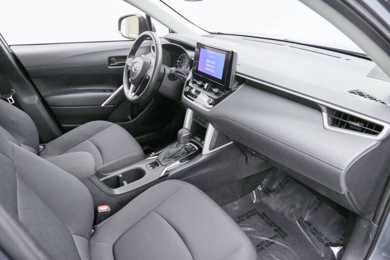 2025 Toyota Corolla Cross LE