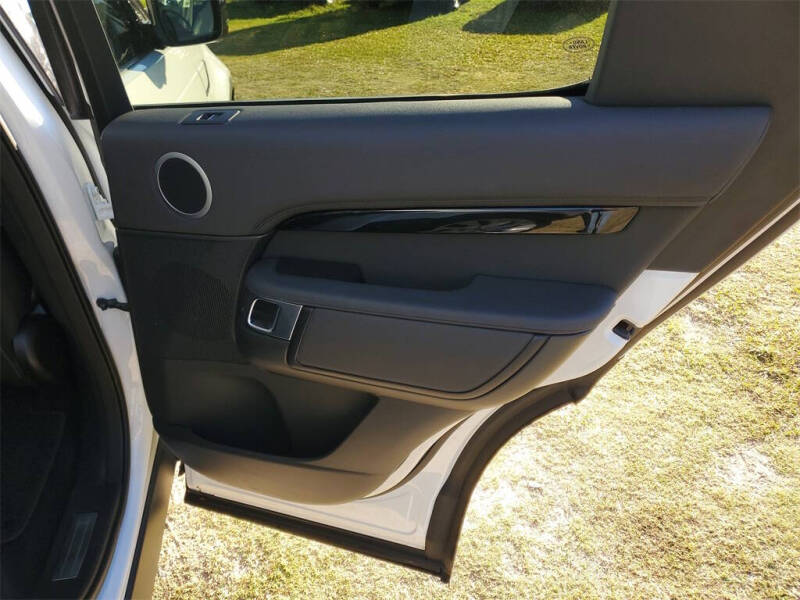 2024 Land Rover Discovery P300 S