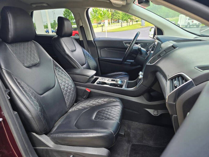 2023 Ford Edge Titanium