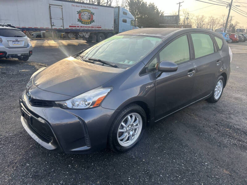 2016 Toyota Prius v Two