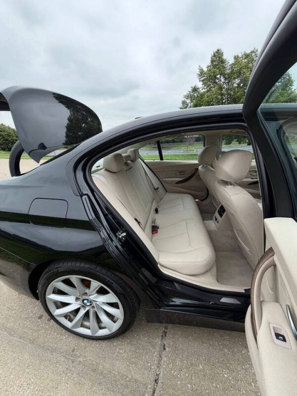 2012 BMW 3 Series 328i