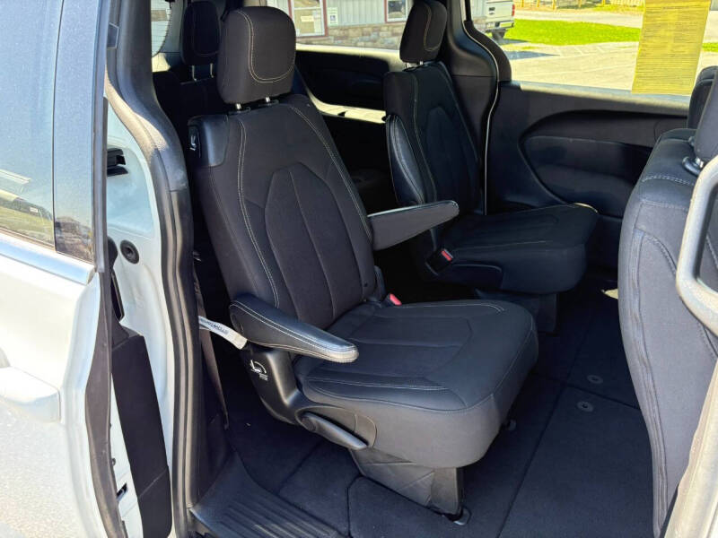 2023 Chrysler Pacifica Touring
