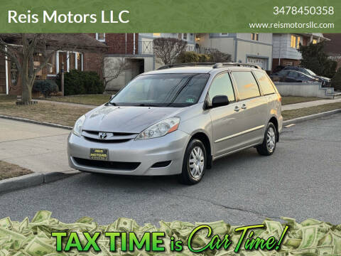 2008 Toyota Sienna for sale at Reis Motors LLC in Lawrence NY