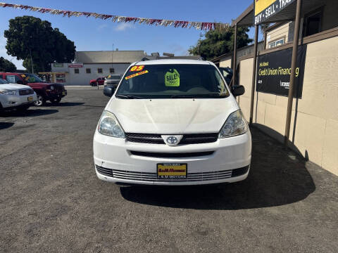 2005 Toyota Sienna LE 8 Passenger