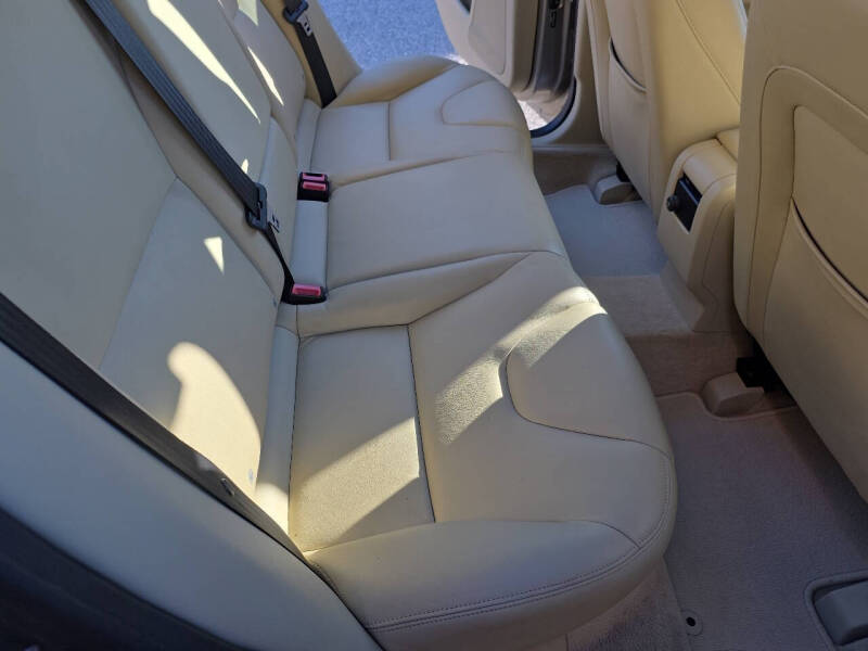 2015 Volvo XC60 T5 Drive-E Premier