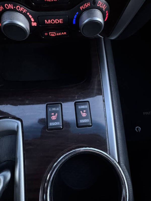 2016 Nissan Pathfinder SL