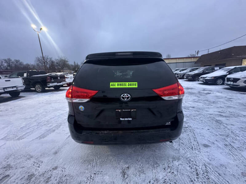 2013 Toyota Sienna LE 7-Passenger