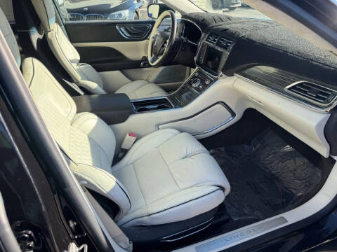 2017 Lincoln Continental Black Label