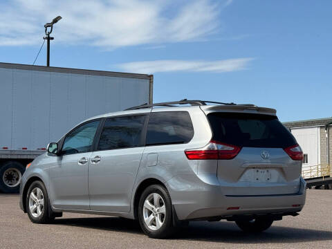 2015 Toyota Sienna LE 8-Passenger