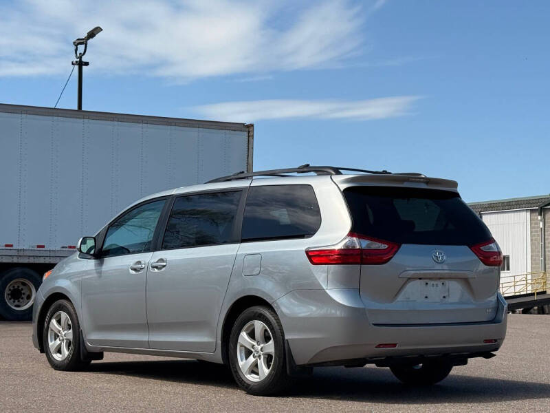 2015 Toyota Sienna LE 8-Passenger