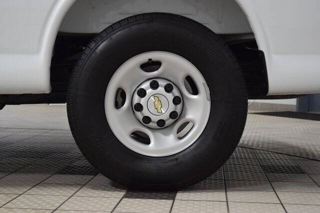 2025 Chevrolet Express LS 3500